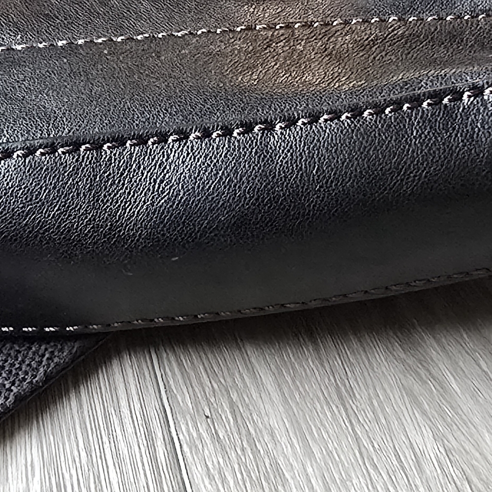 Fossil Black Carson Genuine Leather Crossbody Interior Wallet Gold Hardware - Picture 12 of 13
